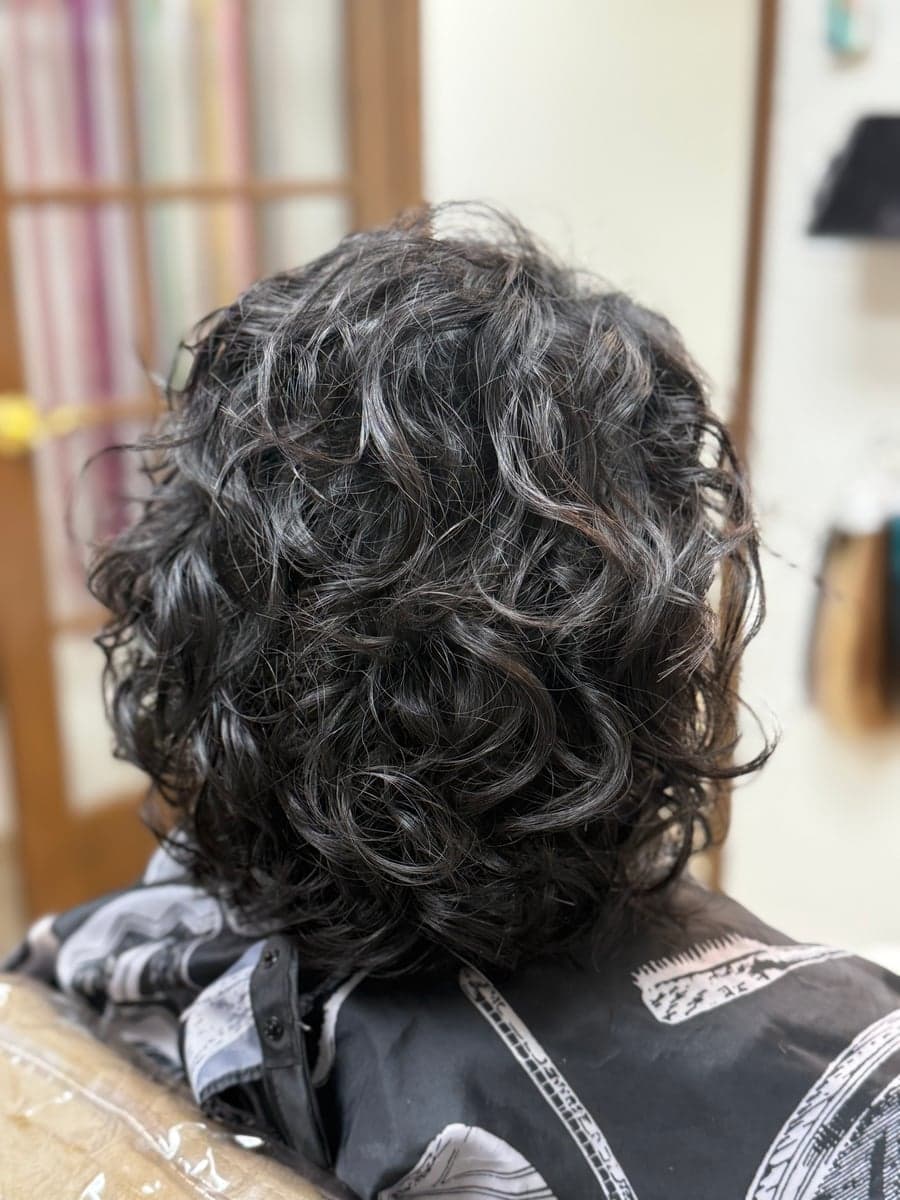 House of Cuts & Curls gallery image