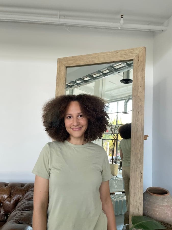 Vee Wilson gallery image